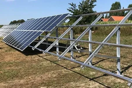 Markmonterad solcellsanläggning 20,35 kW med 74 paneler i Ullstorp